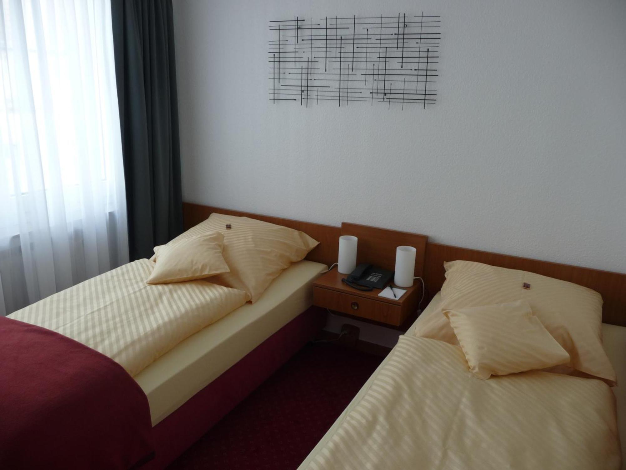 Hotel Sechzehn เลเวอร์คูเซน ภายนอก รูปภาพ