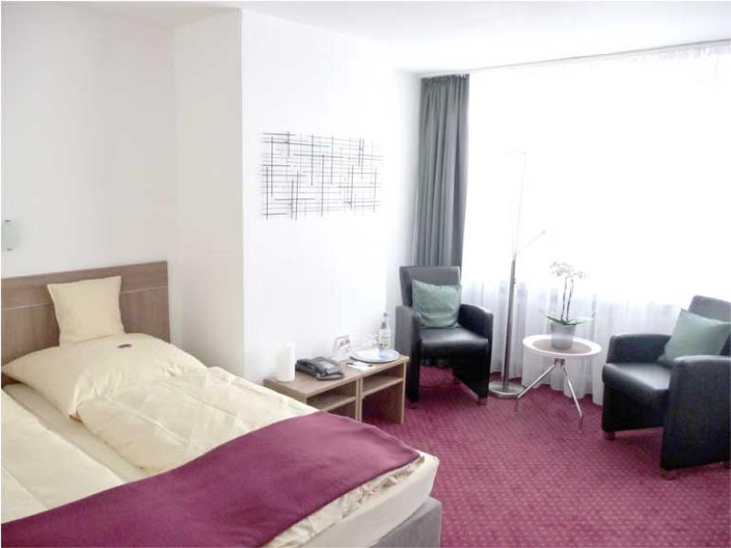 Hotel Sechzehn เลเวอร์คูเซน ภายนอก รูปภาพ