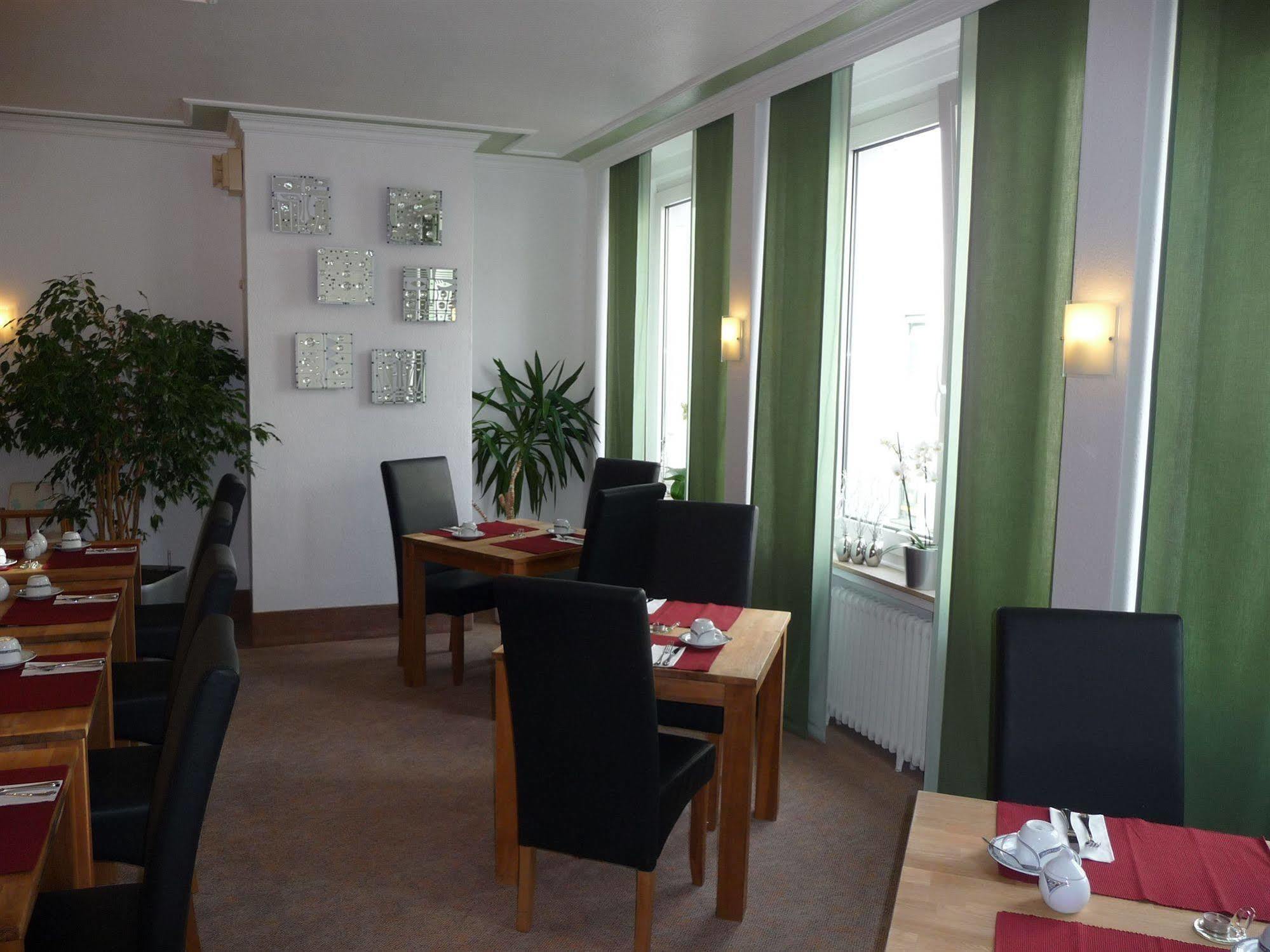 Hotel Sechzehn เลเวอร์คูเซน ภายนอก รูปภาพ