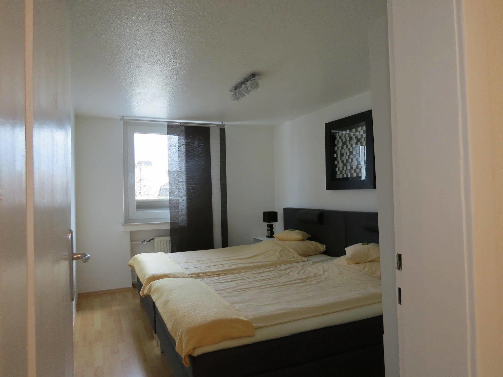 Hotel Sechzehn เลเวอร์คูเซน ภายนอก รูปภาพ